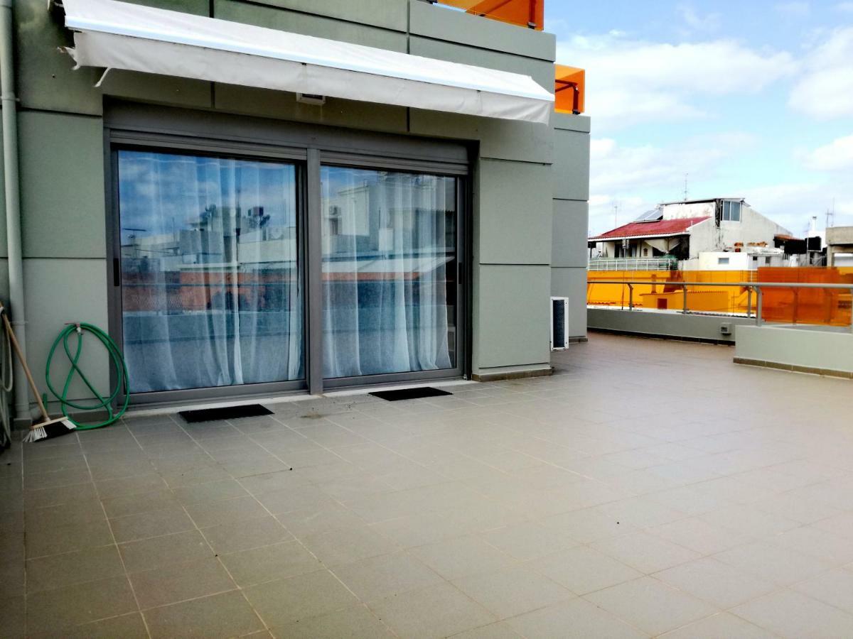 Spacious And Modern Downtown Apartment Heraklion  ภายนอก รูปภาพ